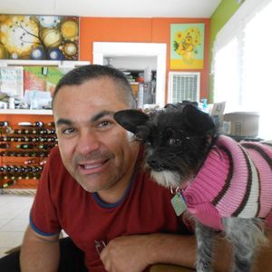 Meet your Posher, Moises